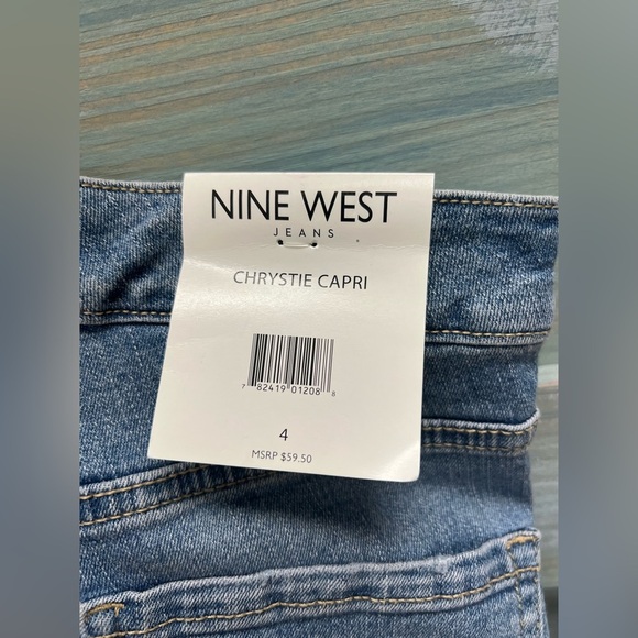 Nine West Ladies Capri Jeans - Picture 3 of 3